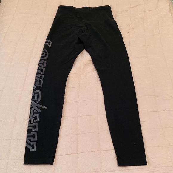 PINK Victoria's Secret Black Leggings - Picture 2 of 6